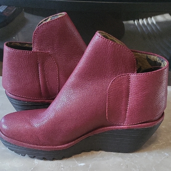 Fly London Red Ankle Booties with Rugged Sole - Picture 8 of 10